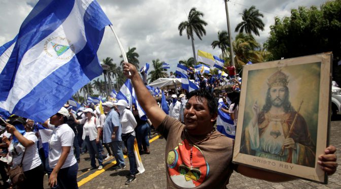 Com fé na Igreja e descrença no Presidente