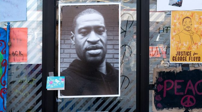 Revolta pela morte de George Floyd leva caos e destruição a Minneapolis