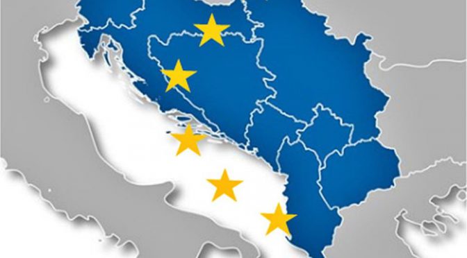 A última guerra na Europa foi nos Balcãs. A região vive em paz, mas não está imune ao que se passa na Ucrânia