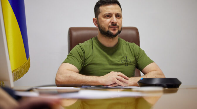 Entrincheirado na Ucrânia, Zelensky deixou 25 reptos a parlamentos do mundo (agora é a nossa vez)