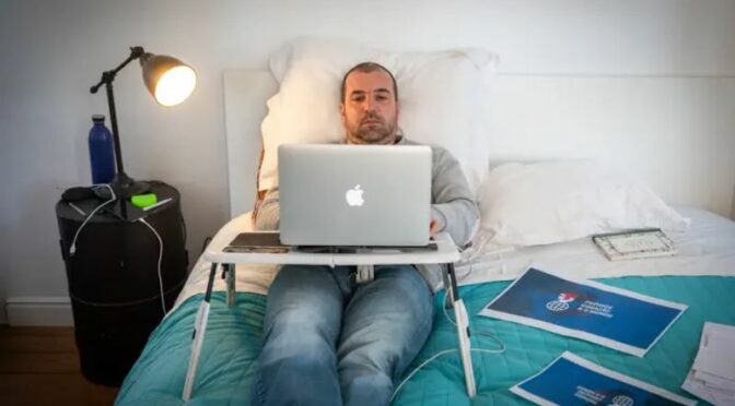 A doença tirou-lhe mobilidade e afastou-o das missões humanitárias, mas Gustavo Carona não se deixou vencer: vêm aí os “Óscares da Bondade”