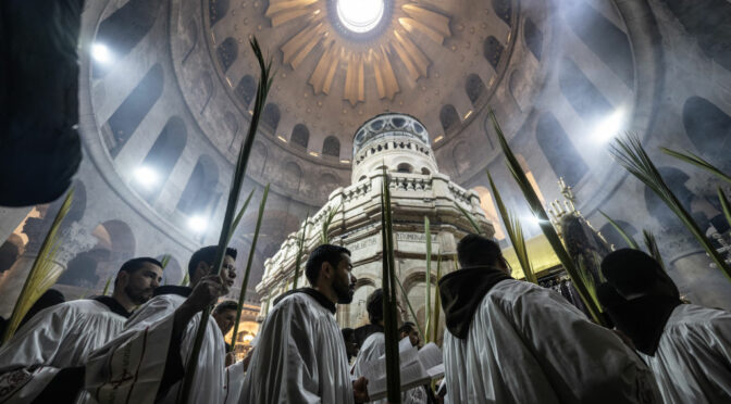 Santo Sepulcro: o local mais sagrado para os cristãos abriga seis igrejas e é guardado por muçulmanos